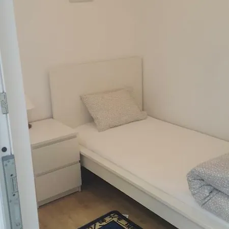 Metro House Апартаменты *